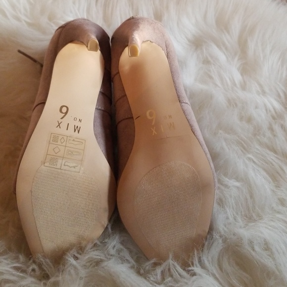 Brand new!!!  Mix No 6 klemtu heel in taupe 4" - Picture 3 of 4